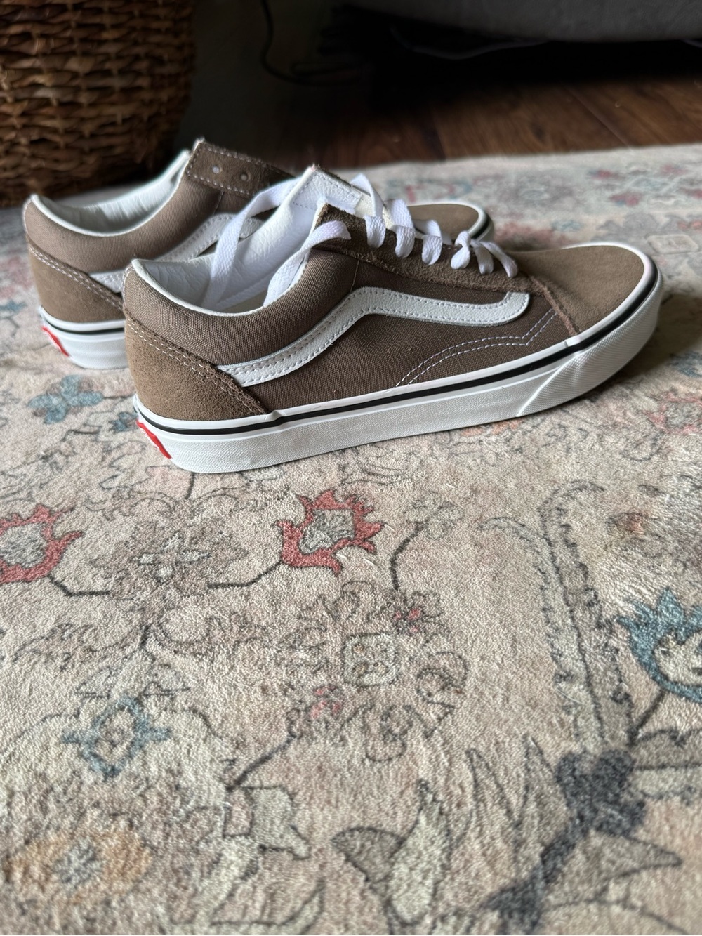 Vans Old Skool Woman's Low Top Sneakers - Brown/White
